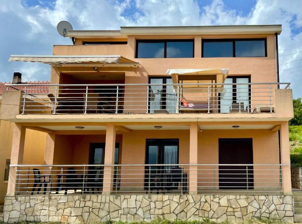 Apartments Camilla Radovici Exterior photo